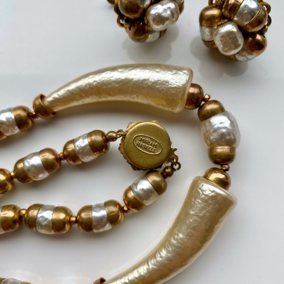 Vintage Miriam Haskell Japanese Glass Baroque Pearl Horn Necklace Earring Set - Picture 4 of 8